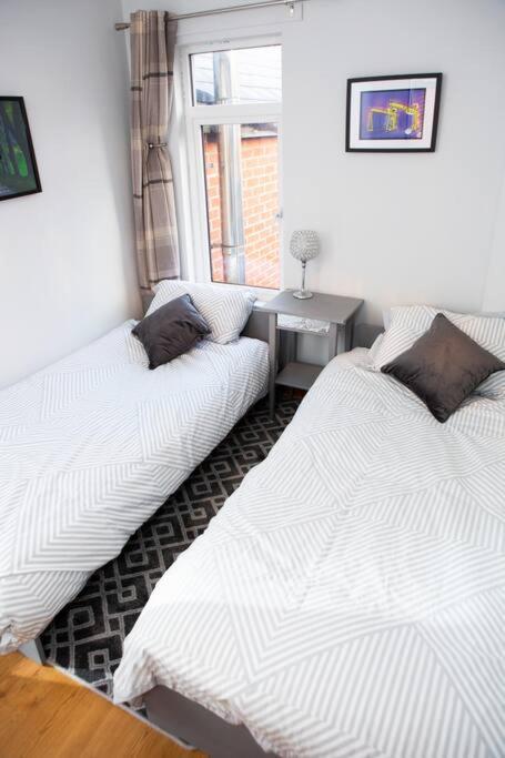 Cheerful 2 Bedroom House In The Heart Of Belfast Dış mekan fotoğraf
