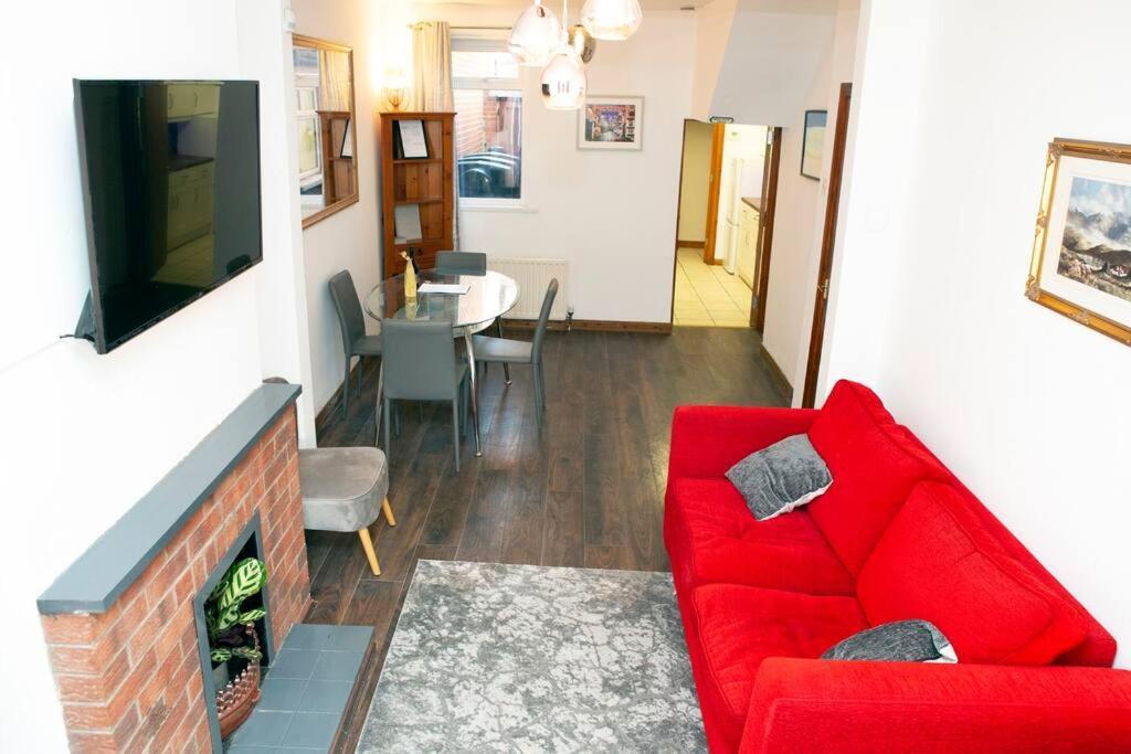 Cheerful 2 Bedroom House In The Heart Of Belfast Dış mekan fotoğraf